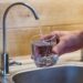 Diez estados con el agua del grifo más limpia y donde es peor