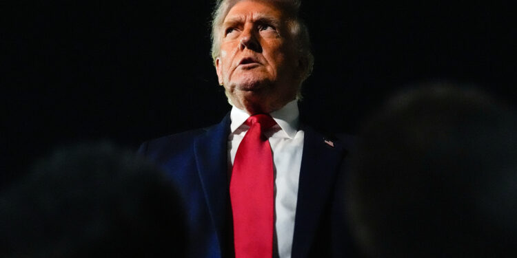 Las amenazas arancelarias de Trump provocan nuevos temores de un comercio de “vender Estados Unidos”