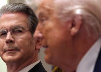 Nuevas monedas rediseñadas que conmemoran el 250 cumpleaños de la nación comienzan a circular hoy: NPR