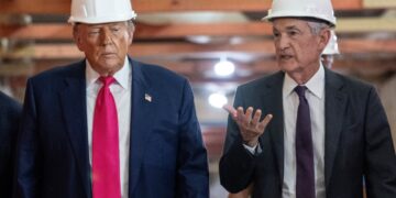 La Reserva Federal recibe una citación del Departamento de Justicia en una creciente campaña de presión: NPR