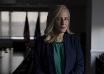 Spanberger se convierte en la primera mujer en ocupar el cargo de gobernadora de Virginia: NPR