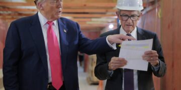 La fea disputa de Trump con la Reserva Federal: NPR