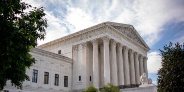 La Corte Suprema parece cautelosa a la hora de permitir que Trump despida a Cook de la Fed: NPR